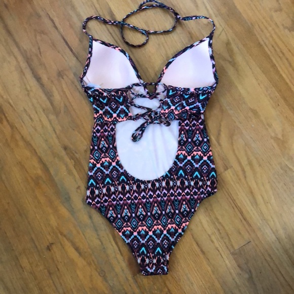 Shade & Shore One Piece Bathing Suit - Picture 2 of 13